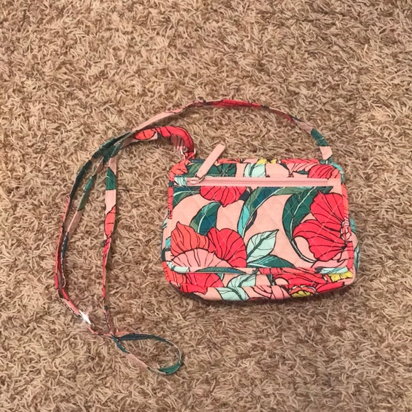 !!VERA BRADLEY BUNDLE!! *needs to go* - Picture 1 of 6